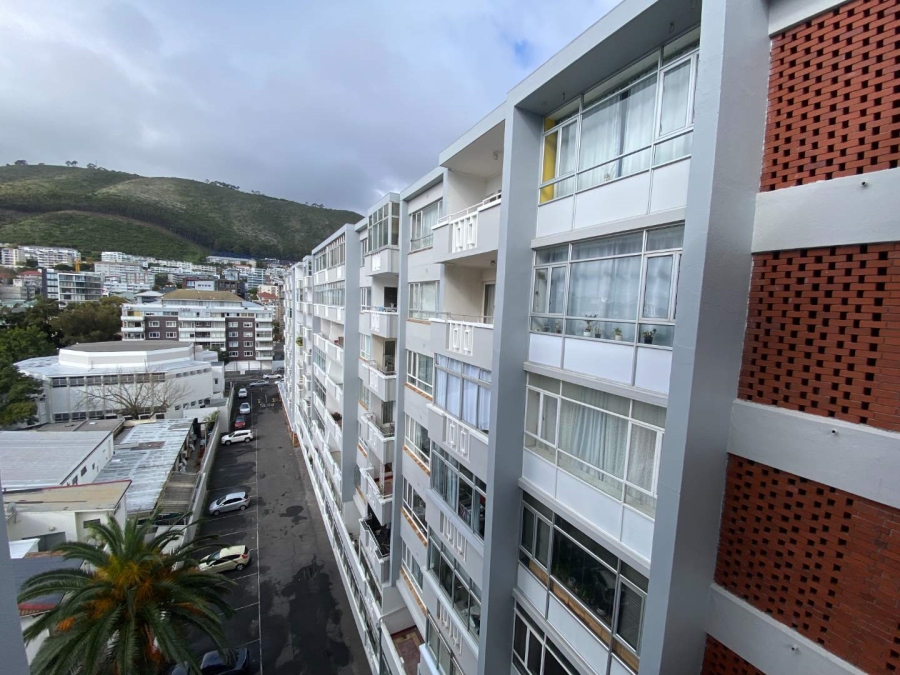 1 Bedroom Property for Sale in Sea Point Western Cape